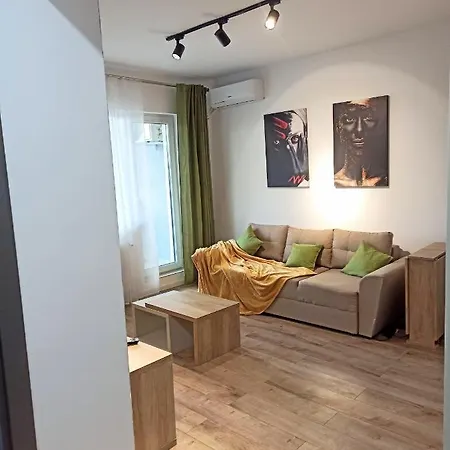 Stylish, Modern 2 Flat With City View, Near Presidential Palace